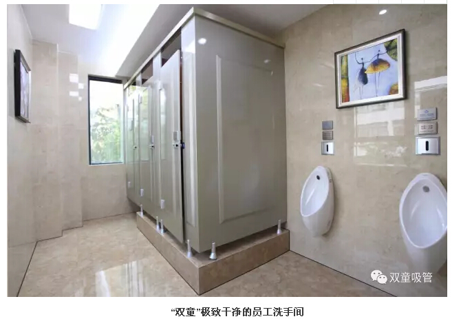 日本人认为厕所应该是最干净的地方,厕所的干净度反映经营者的素养